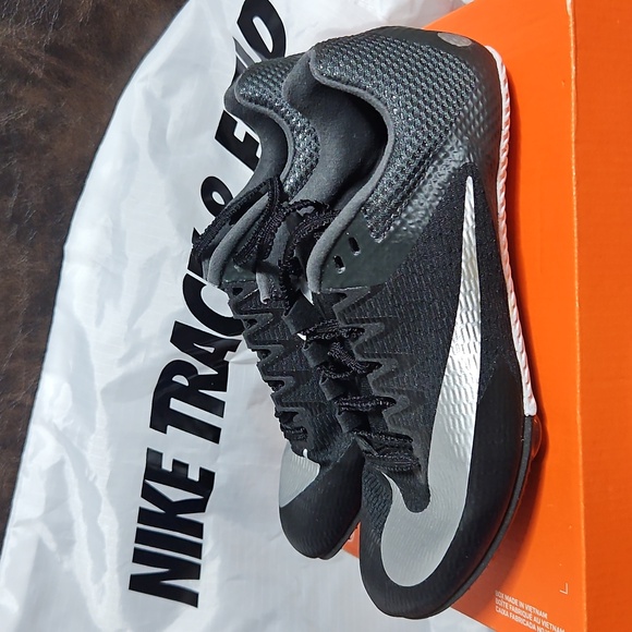 nike zoom rival youth